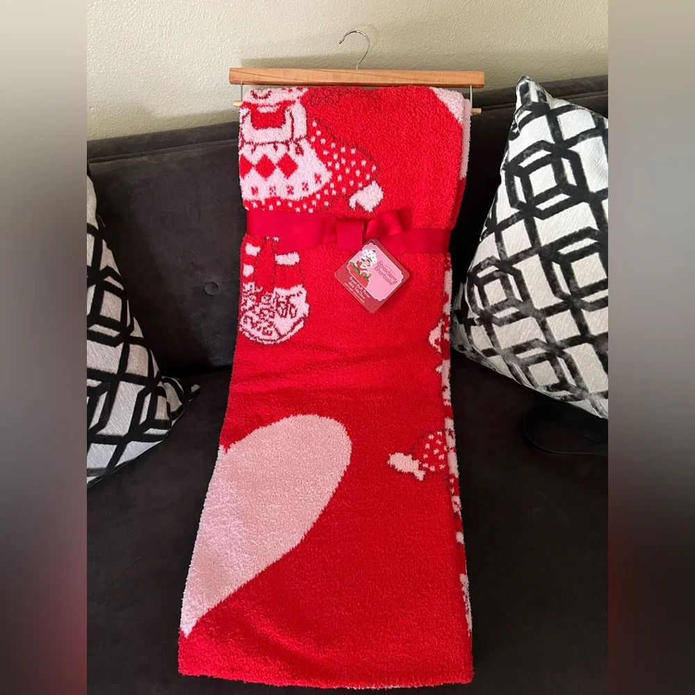 Strawberry shortcake Red and Pink Heart Blanket